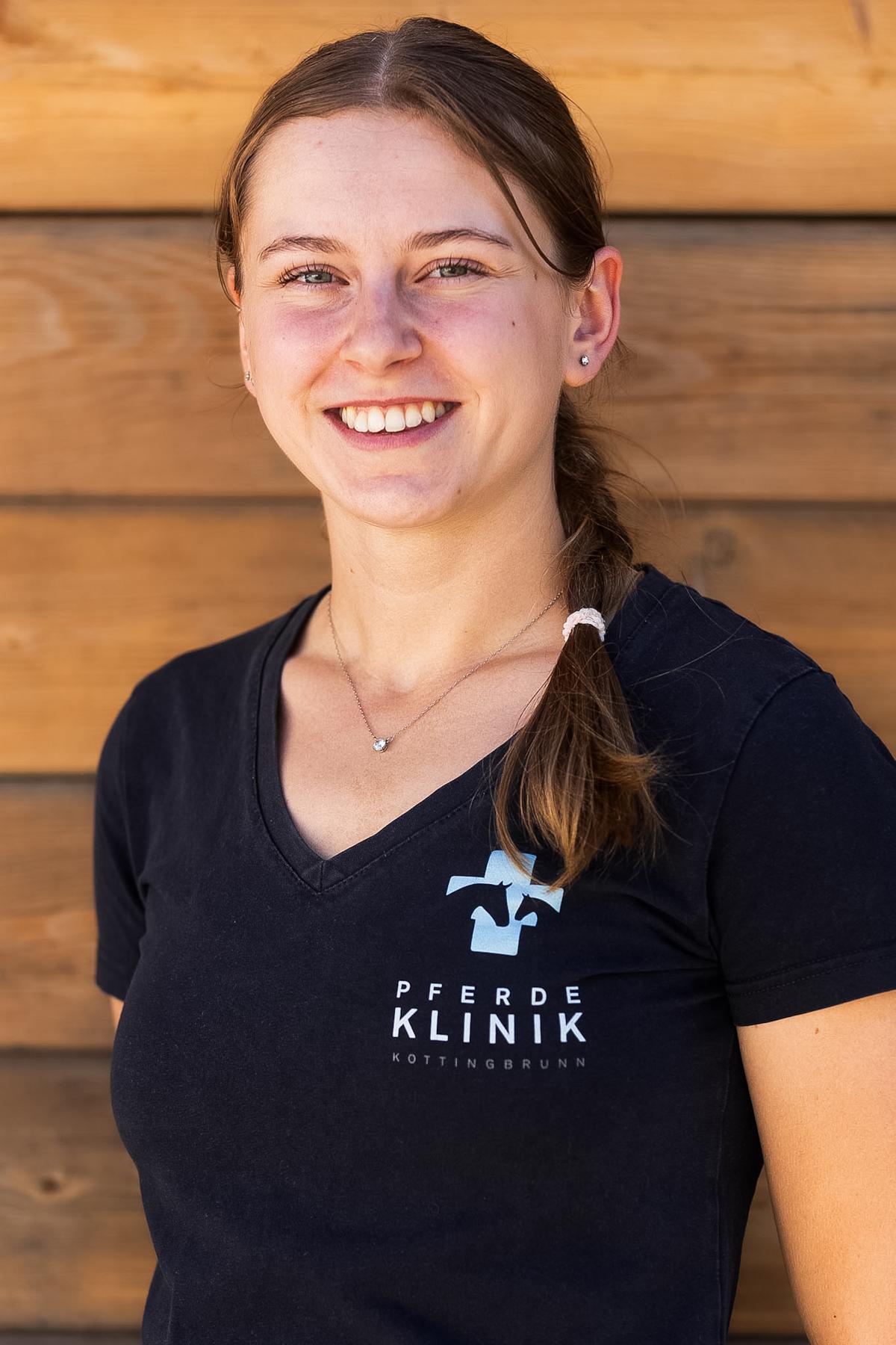 TEAM KLEINTIERPRAXIS 10 Nova Pratter, Lehrling Kottingbrunn