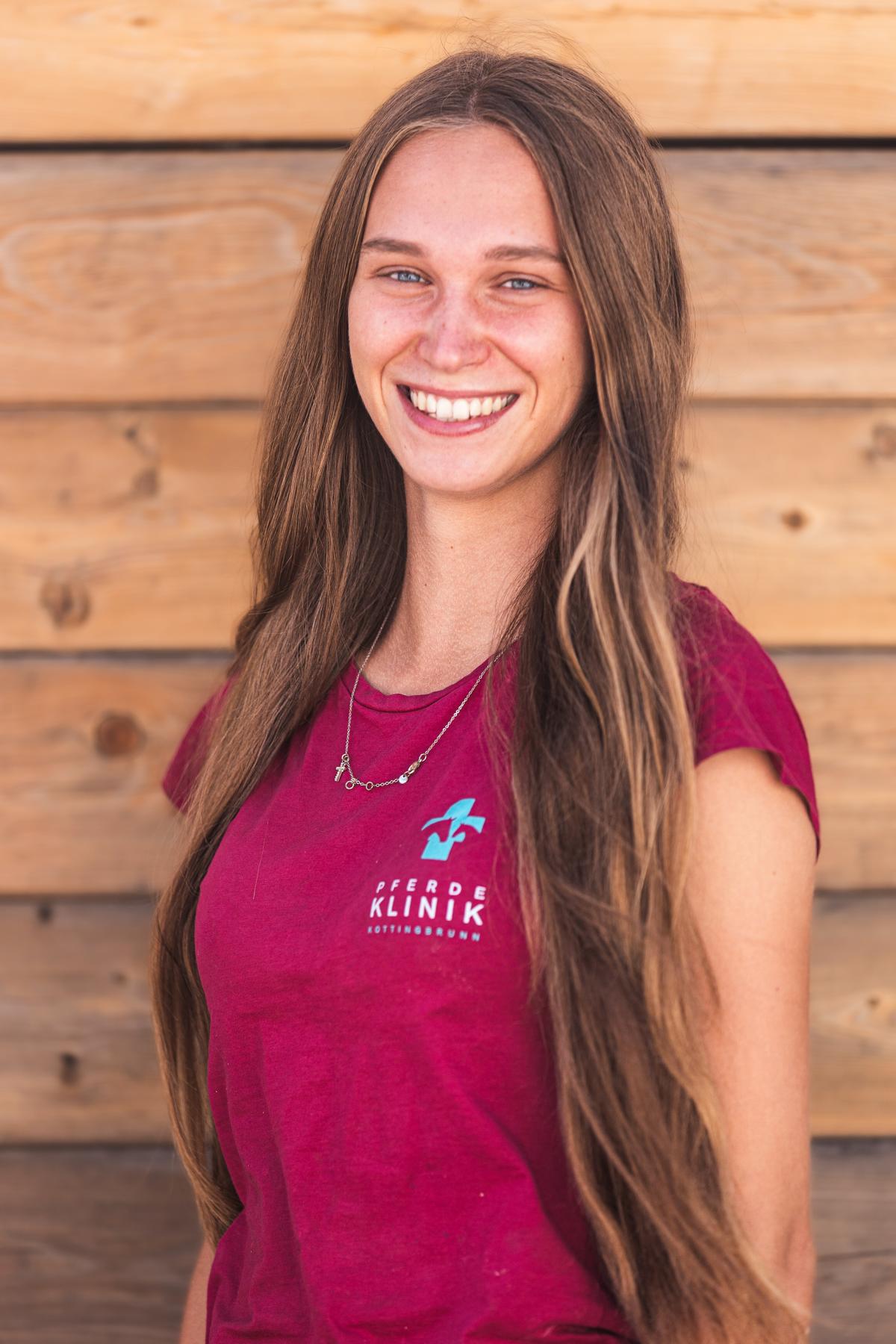 TEAM KLEINTIERPRAXIS 8 Kimberly Zlamal, Tierpflegerin Kottingbrunn