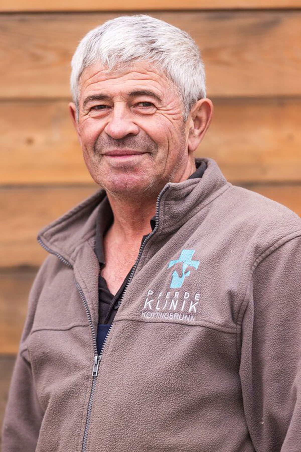 TEAM PFERDEKLINIK 20 Dan Benea